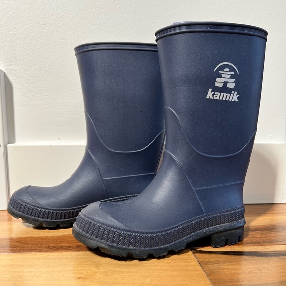 Kamik. Size 12 (unisex). Navy blue “The Stomp” rain boot. Excellent condition. - Picture 2 of 7